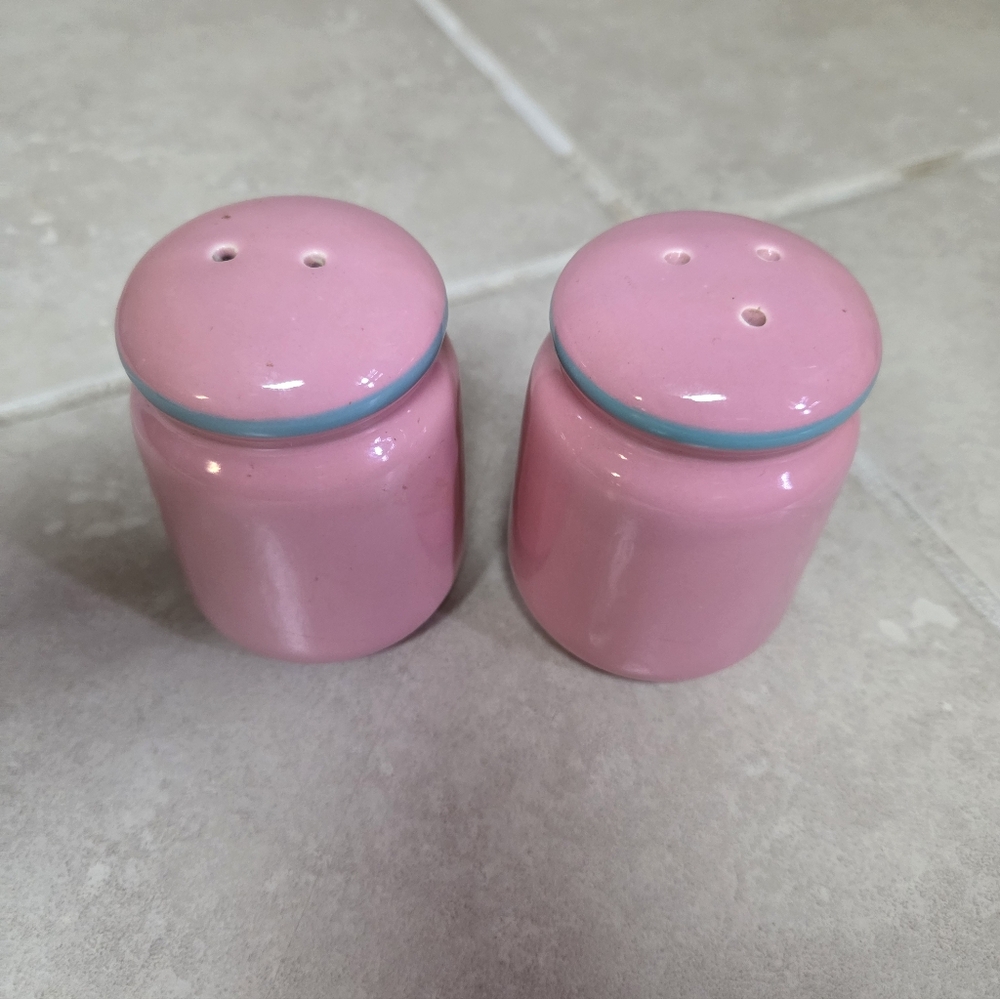 Elegant Pink Ceramic Salt and Pepper Shaker Set